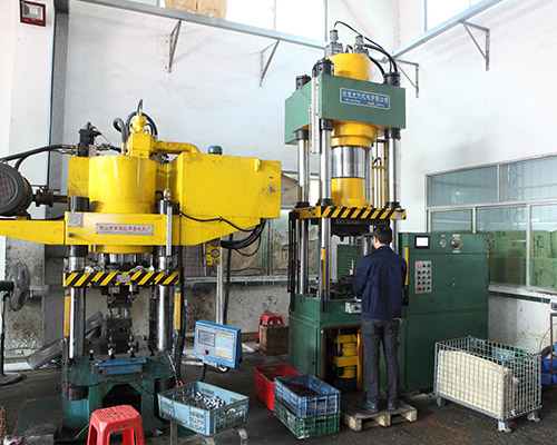 內蒙某公司購買固定式TMR攪拌機 內蒙某公司購買固定式TMR攪拌機