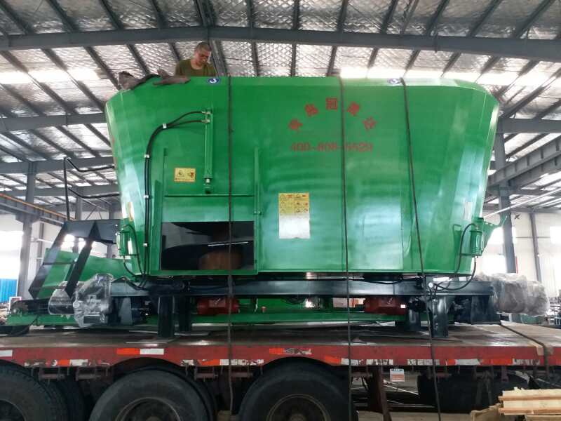 河南某公司購(gòu)買固定式TMR攪拌機(jī) 河南某公司購(gòu)買固定式TMR攪拌機(jī)