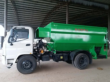 河南某公司購買雙側撒料車 河南某公司購買雙側撒料車